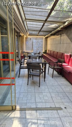 [P04] The City Hotel - terasa din dreapta intrării » foto by ANILU
 - 
<span class="allrVoted glyphicon glyphicon-heart hidden" id="av1531576"></span>
<a class="m-l-10 hidden" id="sv1531576" onclick="voting_Foto_DelVot(,1531576,28588)" role="button">șterge vot <span class="glyphicon glyphicon-remove"></span></a>
<a id="v91531576" class=" c-red"  onclick="voting_Foto_SetVot(1531576)" role="button"><span class="glyphicon glyphicon-heart-empty"></span> <b>LIKE</b> = Votează poza</a> <img class="hidden"  id="f1531576W9" src="/imagini/loader.gif" border="0" /><span class="AjErrMes hidden" id="e1531576ErM"></span>