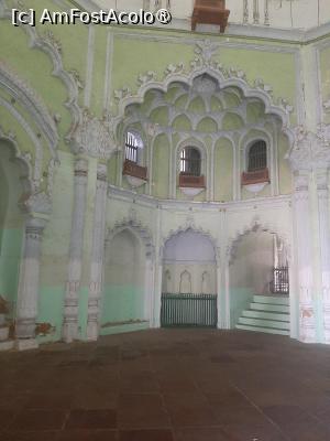 [P31] Bara Imambara » foto by adso
 - 
<span class="allrVoted glyphicon glyphicon-heart hidden" id="av1443183"></span>
<a class="m-l-10 hidden" id="sv1443183" onclick="voting_Foto_DelVot(,1443183,28680)" role="button">șterge vot <span class="glyphicon glyphicon-remove"></span></a>
<a id="v91443183" class=" c-red"  onclick="voting_Foto_SetVot(1443183)" role="button"><span class="glyphicon glyphicon-heart-empty"></span> <b>LIKE</b> = Votează poza</a> <img class="hidden"  id="f1443183W9" src="/imagini/loader.gif" border="0" /><span class="AjErrMes hidden" id="e1443183ErM"></span>