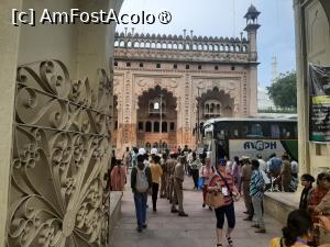 [P05] Bara Imambara - Intrarea în prima curte » foto by adso
 - 
<span class="allrVoted glyphicon glyphicon-heart hidden" id="av1443157"></span>
<a class="m-l-10 hidden" id="sv1443157" onclick="voting_Foto_DelVot(,1443157,28680)" role="button">șterge vot <span class="glyphicon glyphicon-remove"></span></a>
<a id="v91443157" class=" c-red"  onclick="voting_Foto_SetVot(1443157)" role="button"><span class="glyphicon glyphicon-heart-empty"></span> <b>LIKE</b> = Votează poza</a> <img class="hidden"  id="f1443157W9" src="/imagini/loader.gif" border="0" /><span class="AjErrMes hidden" id="e1443157ErM"></span>