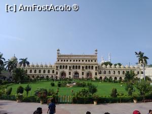 [P06] Bara Imambara - Prima curte » foto by adso
 - 
<span class="allrVoted glyphicon glyphicon-heart hidden" id="av1443158"></span>
<a class="m-l-10 hidden" id="sv1443158" onclick="voting_Foto_DelVot(,1443158,28680)" role="button">șterge vot <span class="glyphicon glyphicon-remove"></span></a>
<a id="v91443158" class=" c-red"  onclick="voting_Foto_SetVot(1443158)" role="button"><span class="glyphicon glyphicon-heart-empty"></span> <b>LIKE</b> = Votează poza</a> <img class="hidden"  id="f1443158W9" src="/imagini/loader.gif" border="0" /><span class="AjErrMes hidden" id="e1443158ErM"></span>