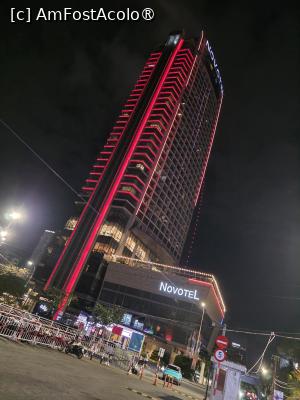 [P30] Hotelul Novotel; în dreptul lui se află debarcaderul » foto by crismis
 - 
<span class="allrVoted glyphicon glyphicon-heart hidden" id="av1536578"></span>
<a class="m-l-10 hidden" id="sv1536578" onclick="voting_Foto_DelVot(,1536578,28750)" role="button">șterge vot <span class="glyphicon glyphicon-remove"></span></a>
<a id="v91536578" class=" c-red"  onclick="voting_Foto_SetVot(1536578)" role="button"><span class="glyphicon glyphicon-heart-empty"></span> <b>LIKE</b> = Votează poza</a> <img class="hidden"  id="f1536578W9" src="/imagini/loader.gif" border="0" /><span class="AjErrMes hidden" id="e1536578ErM"></span>