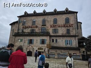 [P23] De aici pleacă trenulețul spre Castelul Lunii » foto by crismis
 - 
<span class="allrVoted glyphicon glyphicon-heart hidden" id="av1542708"></span>
<a class="m-l-10 hidden" id="sv1542708" onclick="voting_Foto_DelVot(,1542708,28750)" role="button">șterge vot <span class="glyphicon glyphicon-remove"></span></a>
<a id="v91542708" class=" c-red"  onclick="voting_Foto_SetVot(1542708)" role="button"><span class="glyphicon glyphicon-heart-empty"></span> <b>LIKE</b> = Votează poza</a> <img class="hidden"  id="f1542708W9" src="/imagini/loader.gif" border="0" /><span class="AjErrMes hidden" id="e1542708ErM"></span>