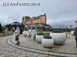 [P29] Castelul Lunar; pe terasa exterioară, cu vedere la castelul roz » foto by crismis
 - 
<span class="allrVoted glyphicon glyphicon-heart hidden" id="av1542714"></span>
<a class="m-l-10 hidden" id="sv1542714" onclick="voting_Foto_DelVot(,1542714,28750)" role="button">șterge vot <span class="glyphicon glyphicon-remove"></span></a>
<a id="v91542714" class=" c-red"  onclick="voting_Foto_SetVot(1542714)" role="button"><span class="glyphicon glyphicon-heart-empty"></span> <b>LIKE</b> = Votează poza</a> <img class="hidden"  id="f1542714W9" src="/imagini/loader.gif" border="0" /><span class="AjErrMes hidden" id="e1542714ErM"></span>