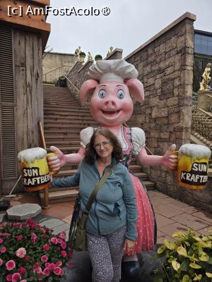 [P42] La intrarea în Sun Craftbeer » foto by crismis
 - 
<span class="allrVoted glyphicon glyphicon-heart hidden" id="av1542727"></span>
<a class="m-l-10 hidden" id="sv1542727" onclick="voting_Foto_DelVot(,1542727,28750)" role="button">șterge vot <span class="glyphicon glyphicon-remove"></span></a>
<a id="v91542727" class=" c-red"  onclick="voting_Foto_SetVot(1542727)" role="button"><span class="glyphicon glyphicon-heart-empty"></span> <b>LIKE</b> = Votează poza</a> <img class="hidden"  id="f1542727W9" src="/imagini/loader.gif" border="0" /><span class="AjErrMes hidden" id="e1542727ErM"></span>