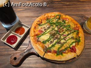 [P48] Sun Craftbeer; pizza bună » foto by crismis
 - 
<span class="allrVoted glyphicon glyphicon-heart hidden" id="av1542733"></span>
<a class="m-l-10 hidden" id="sv1542733" onclick="voting_Foto_DelVot(,1542733,28750)" role="button">șterge vot <span class="glyphicon glyphicon-remove"></span></a>
<a id="v91542733" class=" c-red"  onclick="voting_Foto_SetVot(1542733)" role="button"><span class="glyphicon glyphicon-heart-empty"></span> <b>LIKE</b> = Votează poza</a> <img class="hidden"  id="f1542733W9" src="/imagini/loader.gif" border="0" /><span class="AjErrMes hidden" id="e1542733ErM"></span>