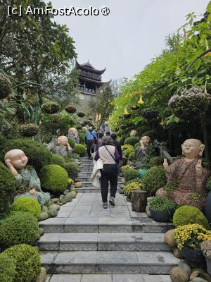 [P54] Pe aleea cu Buda zâmbăreți ce urcă din satul francez în cel chinezesc » foto by crismis
 - 
<span class="allrVoted glyphicon glyphicon-heart hidden" id="av1542739"></span>
<a class="m-l-10 hidden" id="sv1542739" onclick="voting_Foto_DelVot(,1542739,28750)" role="button">șterge vot <span class="glyphicon glyphicon-remove"></span></a>
<a id="v91542739" class=" c-red"  onclick="voting_Foto_SetVot(1542739)" role="button"><span class="glyphicon glyphicon-heart-empty"></span> <b>LIKE</b> = Votează poza</a> <img class="hidden"  id="f1542739W9" src="/imagini/loader.gif" border="0" /><span class="AjErrMes hidden" id="e1542739ErM"></span>