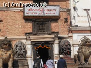 [P19] Bhaktapur - Durbar Square. Intrarea în Muzeul de Artă. » foto by iulianic
 - 
<span class="allrVoted glyphicon glyphicon-heart hidden" id="av1456666"></span>
<a class="m-l-10 hidden" id="sv1456666" onclick="voting_Foto_DelVot(,1456666,28787)" role="button">șterge vot <span class="glyphicon glyphicon-remove"></span></a>
<a id="v91456666" class=" c-red"  onclick="voting_Foto_SetVot(1456666)" role="button"><span class="glyphicon glyphicon-heart-empty"></span> <b>LIKE</b> = Votează poza</a> <img class="hidden"  id="f1456666W9" src="/imagini/loader.gif" border="0" /><span class="AjErrMes hidden" id="e1456666ErM"></span>