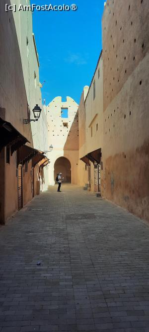 [P02] Meknès, Medina, aproape de cazare » foto by mprofeanu
 - 
<span class="allrVoted glyphicon glyphicon-heart hidden" id="av1459157"></span>
<a class="m-l-10 hidden" id="sv1459157" onclick="voting_Foto_DelVot(,1459157,28809)" role="button">șterge vot <span class="glyphicon glyphicon-remove"></span></a>
<a id="v91459157" class=" c-red"  onclick="voting_Foto_SetVot(1459157)" role="button"><span class="glyphicon glyphicon-heart-empty"></span> <b>LIKE</b> = Votează poza</a> <img class="hidden"  id="f1459157W9" src="/imagini/loader.gif" border="0" /><span class="AjErrMes hidden" id="e1459157ErM"></span>