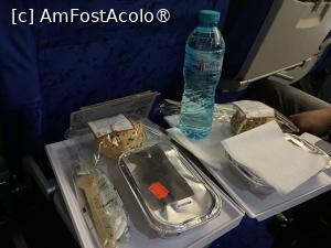 [P51] Cu avionul în Oman - catering cald » foto by nicole33
 - 
<span class="allrVoted glyphicon glyphicon-heart hidden" id="av1459529"></span>
<a class="m-l-10 hidden" id="sv1459529" onclick="voting_Foto_DelVot(,1459529,28811)" role="button">șterge vot <span class="glyphicon glyphicon-remove"></span></a>
<a id="v91459529" class=" c-red"  onclick="voting_Foto_SetVot(1459529)" role="button"><span class="glyphicon glyphicon-heart-empty"></span> <b>LIKE</b> = Votează poza</a> <img class="hidden"  id="f1459529W9" src="/imagini/loader.gif" border="0" /><span class="AjErrMes hidden" id="e1459529ErM"></span>