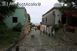 [P90] Colonia del Sacramento, Barrio Histórico, Calle de los Suspiros văzută dinspre Plaza Major la plecare, în dreapta am intrat într-un magazin de suveniruri » foto by mprofeanu
 - 
<span class="allrVoted glyphicon glyphicon-heart hidden" id="av1091844"></span>
<a class="m-l-10 hidden" id="sv1091844" onclick="voting_Foto_DelVot(,1091844,28903)" role="button">șterge vot <span class="glyphicon glyphicon-remove"></span></a>
<a id="v91091844" class=" c-red"  onclick="voting_Foto_SetVot(1091844)" role="button"><span class="glyphicon glyphicon-heart-empty"></span> <b>LIKE</b> = Votează poza</a> <img class="hidden"  id="f1091844W9" src="/imagini/loader.gif" border="0" /><span class="AjErrMes hidden" id="e1091844ErM"></span>
