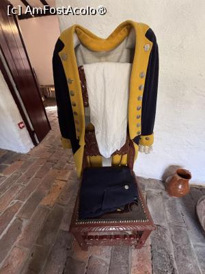 [P27] Casă veche portugheză-conservată integral,aici o uniformă militară » foto by AZE
 - 
<span class="allrVoted glyphicon glyphicon-heart hidden" id="av1535789"></span>
<a class="m-l-10 hidden" id="sv1535789" onclick="voting_Foto_DelVot(,1535789,28903)" role="button">șterge vot <span class="glyphicon glyphicon-remove"></span></a>
<a id="v91535789" class=" c-red"  onclick="voting_Foto_SetVot(1535789)" role="button"><span class="glyphicon glyphicon-heart-empty"></span> <b>LIKE</b> = Votează poza</a> <img class="hidden"  id="f1535789W9" src="/imagini/loader.gif" border="0" /><span class="AjErrMes hidden" id="e1535789ErM"></span>