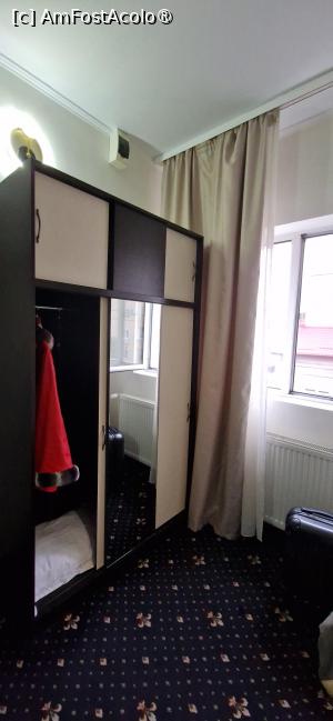 [P11] 11. Fereastra cu plasă de țânțari și caloriferul. » foto by doinafil
 - 
<span class="allrVoted glyphicon glyphicon-heart hidden" id="av1505832"></span>
<a class="m-l-10 hidden" id="sv1505832" onclick="voting_Foto_DelVot(,1505832,28911)" role="button">șterge vot <span class="glyphicon glyphicon-remove"></span></a>
<a id="v91505832" class=" c-red"  onclick="voting_Foto_SetVot(1505832)" role="button"><span class="glyphicon glyphicon-heart-empty"></span> <b>LIKE</b> = Votează poza</a> <img class="hidden"  id="f1505832W9" src="/imagini/loader.gif" border="0" /><span class="AjErrMes hidden" id="e1505832ErM"></span>