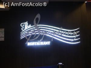[P28] 28. La intrarea în restaurantul „The Symphony”. » foto by doinafil
 - 
<span class="allrVoted glyphicon glyphicon-heart hidden" id="av1477221"></span>
<a class="m-l-10 hidden" id="sv1477221" onclick="voting_Foto_DelVot(,1477221,28941)" role="button">șterge vot <span class="glyphicon glyphicon-remove"></span></a>
<a id="v91477221" class=" c-red"  onclick="voting_Foto_SetVot(1477221)" role="button"><span class="glyphicon glyphicon-heart-empty"></span> <b>LIKE</b> = Votează poza</a> <img class="hidden"  id="f1477221W9" src="/imagini/loader.gif" border="0" /><span class="AjErrMes hidden" id="e1477221ErM"></span>