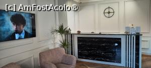 [P05] Cernăuți, T&S Apart-Hotel, La Recepție, Tinerele noastre gazde s-au pitit sub birou » foto by mprofeanu
 - 
<span class="allrVoted glyphicon glyphicon-heart hidden" id="av1479888"></span>
<a class="m-l-10 hidden" id="sv1479888" onclick="voting_Foto_DelVot(,1479888,28959)" role="button">șterge vot <span class="glyphicon glyphicon-remove"></span></a>
<a id="v91479888" class=" c-red"  onclick="voting_Foto_SetVot(1479888)" role="button"><span class="glyphicon glyphicon-heart-empty"></span> <b>LIKE</b> = Votează poza</a> <img class="hidden"  id="f1479888W9" src="/imagini/loader.gif" border="0" /><span class="AjErrMes hidden" id="e1479888ErM"></span>