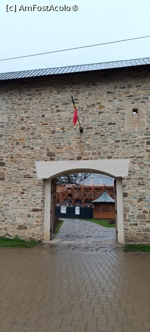 [P02] Intrarea din zona parcării. » foto by tata123 🔱
 - 
<span class="allrVoted glyphicon glyphicon-heart hidden" id="av1480237"></span>
<a class="m-l-10 hidden" id="sv1480237" onclick="voting_Foto_DelVot(,1480237,28961)" role="button">șterge vot <span class="glyphicon glyphicon-remove"></span></a>
<a id="v91480237" class=" c-red"  onclick="voting_Foto_SetVot(1480237)" role="button"><span class="glyphicon glyphicon-heart-empty"></span> <b>LIKE</b> = Votează poza</a> <img class="hidden"  id="f1480237W9" src="/imagini/loader.gif" border="0" /><span class="AjErrMes hidden" id="e1480237ErM"></span>