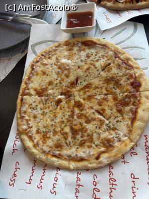 [P11] Pizza Margerita » foto by AZE
 - 
<span class="allrVoted glyphicon glyphicon-heart hidden" id="av1483653"></span>
<a class="m-l-10 hidden" id="sv1483653" onclick="voting_Foto_DelVot(,1483653,28992)" role="button">șterge vot <span class="glyphicon glyphicon-remove"></span></a>
<a id="v91483653" class=" c-red"  onclick="voting_Foto_SetVot(1483653)" role="button"><span class="glyphicon glyphicon-heart-empty"></span> <b>LIKE</b> = Votează poza</a> <img class="hidden"  id="f1483653W9" src="/imagini/loader.gif" border="0" /><span class="AjErrMes hidden" id="e1483653ErM"></span>