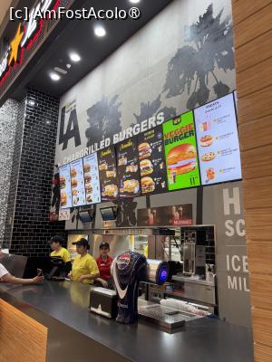 [P04] Hardees Dubai Mall » foto by AZE
 - 
<span class="allrVoted glyphicon glyphicon-heart hidden" id="av1487463"></span>
<a class="m-l-10 hidden" id="sv1487463" onclick="voting_Foto_DelVot(,1487463,28992)" role="button">șterge vot <span class="glyphicon glyphicon-remove"></span></a>
<a id="v91487463" class=" c-red"  onclick="voting_Foto_SetVot(1487463)" role="button"><span class="glyphicon glyphicon-heart-empty"></span> <b>LIKE</b> = Votează poza</a> <img class="hidden"  id="f1487463W9" src="/imagini/loader.gif" border="0" /><span class="AjErrMes hidden" id="e1487463ErM"></span>