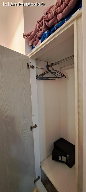 [P13] Dulapul de haine, camera noastră, Hotel Pelagos » foto by irinad
 - 
<span class="allrVoted glyphicon glyphicon-heart hidden" id="av1485812"></span>
<a class="m-l-10 hidden" id="sv1485812" onclick="voting_Foto_DelVot(,1485812,29009)" role="button">șterge vot <span class="glyphicon glyphicon-remove"></span></a>
<a id="v91485812" class=" c-red"  onclick="voting_Foto_SetVot(1485812)" role="button"><span class="glyphicon glyphicon-heart-empty"></span> <b>LIKE</b> = Votează poza</a> <img class="hidden"  id="f1485812W9" src="/imagini/loader.gif" border="0" /><span class="AjErrMes hidden" id="e1485812ErM"></span>