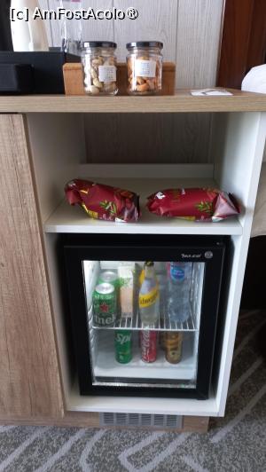 [P16] RIXOS PREMIUM ALAMEIN - minibar  » foto by elenaadina
 - 
<span class="allrVoted glyphicon glyphicon-heart hidden" id="av1485979"></span>
<a class="m-l-10 hidden" id="sv1485979" onclick="voting_Foto_DelVot(,1485979,29011)" role="button">șterge vot <span class="glyphicon glyphicon-remove"></span></a>
<a id="v91485979" class=" c-red"  onclick="voting_Foto_SetVot(1485979)" role="button"><span class="glyphicon glyphicon-heart-empty"></span> <b>LIKE</b> = Votează poza</a> <img class="hidden"  id="f1485979W9" src="/imagini/loader.gif" border="0" /><span class="AjErrMes hidden" id="e1485979ErM"></span>