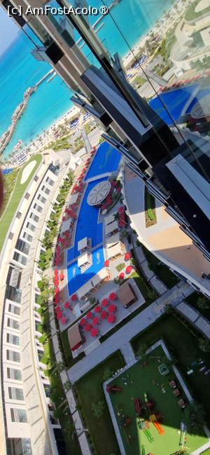 [P55] 25. Vedere din balcon, ziua. Se vede una din piscine.  » foto by doinafil
 - 
<span class="allrVoted glyphicon glyphicon-heart hidden" id="av1500690"></span>
<a class="m-l-10 hidden" id="sv1500690" onclick="voting_Foto_DelVot(,1500690,29011)" role="button">șterge vot <span class="glyphicon glyphicon-remove"></span></a>
<a id="v91500690" class=" c-red"  onclick="voting_Foto_SetVot(1500690)" role="button"><span class="glyphicon glyphicon-heart-empty"></span> <b>LIKE</b> = Votează poza</a> <img class="hidden"  id="f1500690W9" src="/imagini/loader.gif" border="0" /><span class="AjErrMes hidden" id="e1500690ErM"></span>