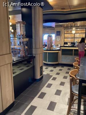 [P18] In interior la Coffee » foto by aurora56
 - 
<span class="allrVoted glyphicon glyphicon-heart hidden" id="av1486426"></span>
<a class="m-l-10 hidden" id="sv1486426" onclick="voting_Foto_DelVot(,1486426,29014)" role="button">șterge vot <span class="glyphicon glyphicon-remove"></span></a>
<a id="v91486426" class=" c-red"  onclick="voting_Foto_SetVot(1486426)" role="button"><span class="glyphicon glyphicon-heart-empty"></span> <b>LIKE</b> = Votează poza</a> <img class="hidden"  id="f1486426W9" src="/imagini/loader.gif" border="0" /><span class="AjErrMes hidden" id="e1486426ErM"></span>