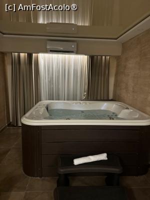 [P08] Jacuzzi-ul din camera » foto by Trank
 - 
<span class="allrVoted glyphicon glyphicon-heart hidden" id="av1488254"></span>
<a class="m-l-10 hidden" id="sv1488254" onclick="voting_Foto_DelVot(,1488254,29031)" role="button">șterge vot <span class="glyphicon glyphicon-remove"></span></a>
<a id="v91488254" class=" c-red"  onclick="voting_Foto_SetVot(1488254)" role="button"><span class="glyphicon glyphicon-heart-empty"></span> <b>LIKE</b> = Votează poza</a> <img class="hidden"  id="f1488254W9" src="/imagini/loader.gif" border="0" /><span class="AjErrMes hidden" id="e1488254ErM"></span>