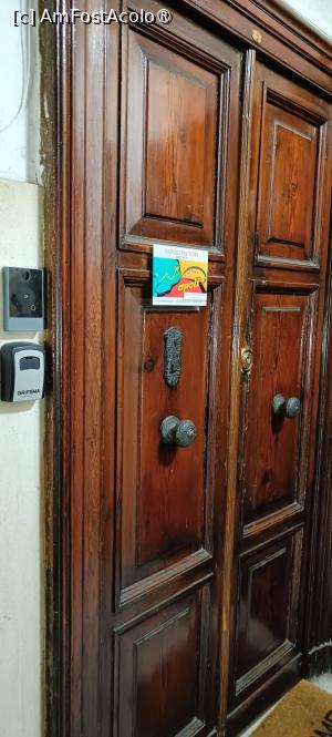 [P04] Ușă acces Guest House - spre holul unde se află apartamentul și camerele duble. » foto by tata123 🔱
 - 
<span class="allrVoted glyphicon glyphicon-heart hidden" id="av1526533"></span>
<a class="m-l-10 hidden" id="sv1526533" onclick="voting_Foto_DelVot(,1526533,29041)" role="button">șterge vot <span class="glyphicon glyphicon-remove"></span></a>
<a id="v91526533" class=" c-red"  onclick="voting_Foto_SetVot(1526533)" role="button"><span class="glyphicon glyphicon-heart-empty"></span> <b>LIKE</b> = Votează poza</a> <img class="hidden"  id="f1526533W9" src="/imagini/loader.gif" border="0" /><span class="AjErrMes hidden" id="e1526533ErM"></span>