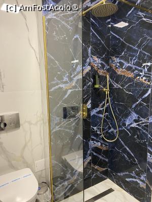 [P17] Hotel Alexandra Mamaia - dușul » foto by nicole33
 - 
<span class="allrVoted glyphicon glyphicon-heart hidden" id="av1513037"></span>
<a class="m-l-10 hidden" id="sv1513037" onclick="voting_Foto_DelVot(,1513037,29052)" role="button">șterge vot <span class="glyphicon glyphicon-remove"></span></a>
<a id="v91513037" class=" c-red"  onclick="voting_Foto_SetVot(1513037)" role="button"><span class="glyphicon glyphicon-heart-empty"></span> <b>LIKE</b> = Votează poza</a> <img class="hidden"  id="f1513037W9" src="/imagini/loader.gif" border="0" /><span class="AjErrMes hidden" id="e1513037ErM"></span>