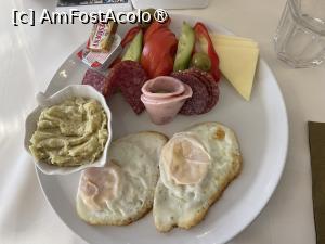 [P35] Hotel Alexandra Mamaia - papa bun » foto by nicole33
 - 
<span class="allrVoted glyphicon glyphicon-heart hidden" id="av1513055"></span>
<a class="m-l-10 hidden" id="sv1513055" onclick="voting_Foto_DelVot(,1513055,29052)" role="button">șterge vot <span class="glyphicon glyphicon-remove"></span></a>
<a id="v91513055" class=" c-red"  onclick="voting_Foto_SetVot(1513055)" role="button"><span class="glyphicon glyphicon-heart-empty"></span> <b>LIKE</b> = Votează poza</a> <img class="hidden"  id="f1513055W9" src="/imagini/loader.gif" border="0" /><span class="AjErrMes hidden" id="e1513055ErM"></span>