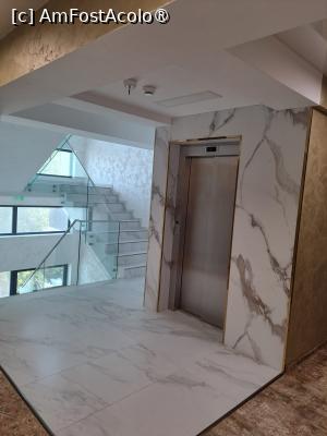 [P07] holul si un lift » foto by zlatna
 - 
<span class="allrVoted glyphicon glyphicon-heart hidden" id="av1490383"></span>
<a class="m-l-10 hidden" id="sv1490383" onclick="voting_Foto_DelVot(,1490383,29052)" role="button">șterge vot <span class="glyphicon glyphicon-remove"></span></a>
<a id="v91490383" class=" c-red"  onclick="voting_Foto_SetVot(1490383)" role="button"><span class="glyphicon glyphicon-heart-empty"></span> <b>LIKE</b> = Votează poza</a> <img class="hidden"  id="f1490383W9" src="/imagini/loader.gif" border="0" /><span class="AjErrMes hidden" id="e1490383ErM"></span>