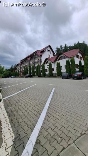[P01] Hotelul Q., clădirea principală. » foto by laura mihaela
 - 
<span class="allrVoted glyphicon glyphicon-heart hidden" id="av1490883"></span>
<a class="m-l-10 hidden" id="sv1490883" onclick="voting_Foto_DelVot(,1490883,29056)" role="button">șterge vot <span class="glyphicon glyphicon-remove"></span></a>
<a id="v91490883" class=" c-red"  onclick="voting_Foto_SetVot(1490883)" role="button"><span class="glyphicon glyphicon-heart-empty"></span> <b>LIKE</b> = Votează poza</a> <img class="hidden"  id="f1490883W9" src="/imagini/loader.gif" border="0" /><span class="AjErrMes hidden" id="e1490883ErM"></span>