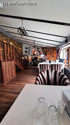 [P16] O parte din restaurant » foto by laura mihaela
 - 
<span class="allrVoted glyphicon glyphicon-heart hidden" id="av1490898"></span>
<a class="m-l-10 hidden" id="sv1490898" onclick="voting_Foto_DelVot(,1490898,29056)" role="button">șterge vot <span class="glyphicon glyphicon-remove"></span></a>
<a id="v91490898" class=" c-red"  onclick="voting_Foto_SetVot(1490898)" role="button"><span class="glyphicon glyphicon-heart-empty"></span> <b>LIKE</b> = Votează poza</a> <img class="hidden"  id="f1490898W9" src="/imagini/loader.gif" border="0" /><span class="AjErrMes hidden" id="e1490898ErM"></span>