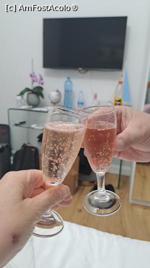 [P10] Proseco dăruit de gazde » foto by zlatna
 - 
<span class="allrVoted glyphicon glyphicon-heart hidden" id="av1491718"></span>
<a class="m-l-10 hidden" id="sv1491718" onclick="voting_Foto_DelVot(,1491718,29063)" role="button">șterge vot <span class="glyphicon glyphicon-remove"></span></a>
<a id="v91491718" class=" c-red"  onclick="voting_Foto_SetVot(1491718)" role="button"><span class="glyphicon glyphicon-heart-empty"></span> <b>LIKE</b> = Votează poza</a> <img class="hidden"  id="f1491718W9" src="/imagini/loader.gif" border="0" /><span class="AjErrMes hidden" id="e1491718ErM"></span>