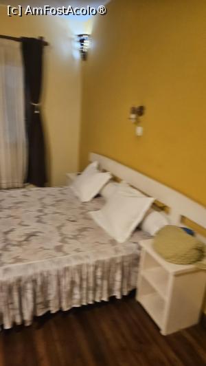 [P02] camera de hotel » foto by robert
 - 
<span class="allrVoted glyphicon glyphicon-heart hidden" id="av1491852"></span>
<a class="m-l-10 hidden" id="sv1491852" onclick="voting_Foto_DelVot(,1491852,29064)" role="button">șterge vot <span class="glyphicon glyphicon-remove"></span></a>
<a id="v91491852" class=" c-red"  onclick="voting_Foto_SetVot(1491852)" role="button"><span class="glyphicon glyphicon-heart-empty"></span> <b>LIKE</b> = Votează poza</a> <img class="hidden"  id="f1491852W9" src="/imagini/loader.gif" border="0" /><span class="AjErrMes hidden" id="e1491852ErM"></span>