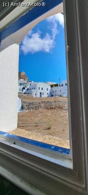 [P19] De pe geamul ferestrei chicinetei se vede Kastro din Chora Amorgos » foto by irinad
 - 
<span class="allrVoted glyphicon glyphicon-heart hidden" id="av1494521"></span>
<a class="m-l-10 hidden" id="sv1494521" onclick="voting_Foto_DelVot(,1494521,29086)" role="button">șterge vot <span class="glyphicon glyphicon-remove"></span></a>
<a id="v91494521" class=" c-red"  onclick="voting_Foto_SetVot(1494521)" role="button"><span class="glyphicon glyphicon-heart-empty"></span> <b>LIKE</b> = Votează poza</a> <img class="hidden"  id="f1494521W9" src="/imagini/loader.gif" border="0" /><span class="AjErrMes hidden" id="e1494521ErM"></span>