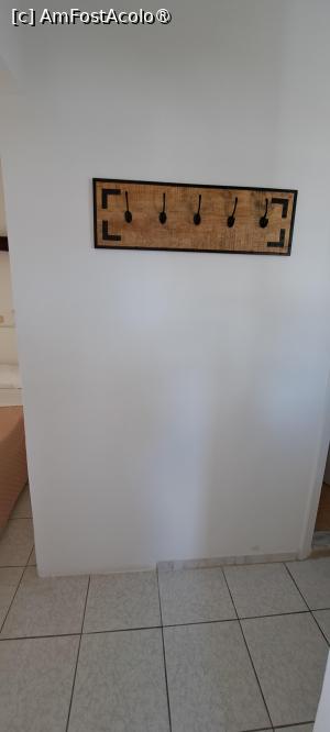 [P24] Cuierul de pe hol » foto by irinad
 - 
<span class="allrVoted glyphicon glyphicon-heart hidden" id="av1494526"></span>
<a class="m-l-10 hidden" id="sv1494526" onclick="voting_Foto_DelVot(,1494526,29086)" role="button">șterge vot <span class="glyphicon glyphicon-remove"></span></a>
<a id="v91494526" class=" c-red"  onclick="voting_Foto_SetVot(1494526)" role="button"><span class="glyphicon glyphicon-heart-empty"></span> <b>LIKE</b> = Votează poza</a> <img class="hidden"  id="f1494526W9" src="/imagini/loader.gif" border="0" /><span class="AjErrMes hidden" id="e1494526ErM"></span>