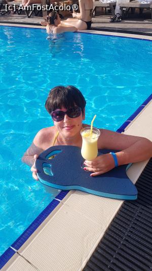 [P01] La piscina » foto by resita2009
 - 
<span class="allrVoted glyphicon glyphicon-heart hidden" id="av1495415"></span>
<a class="m-l-10 hidden" id="sv1495415" onclick="voting_Foto_DelVot(,1495415,29096)" role="button">șterge vot <span class="glyphicon glyphicon-remove"></span></a>
<a id="v91495415" class=" c-red"  onclick="voting_Foto_SetVot(1495415)" role="button"><span class="glyphicon glyphicon-heart-empty"></span> <b>LIKE</b> = Votează poza</a> <img class="hidden"  id="f1495415W9" src="/imagini/loader.gif" border="0" /><span class="AjErrMes hidden" id="e1495415ErM"></span>