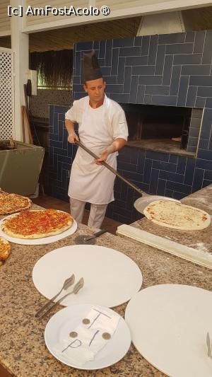 [P13] pizza pe lemne, bar plaja » foto by resita2009
 - 
<span class="allrVoted glyphicon glyphicon-heart hidden" id="av1495460"></span>
<a class="m-l-10 hidden" id="sv1495460" onclick="voting_Foto_DelVot(,1495460,29096)" role="button">șterge vot <span class="glyphicon glyphicon-remove"></span></a>
<a id="v91495460" class=" c-red"  onclick="voting_Foto_SetVot(1495460)" role="button"><span class="glyphicon glyphicon-heart-empty"></span> <b>LIKE</b> = Votează poza</a> <img class="hidden"  id="f1495460W9" src="/imagini/loader.gif" border="0" /><span class="AjErrMes hidden" id="e1495460ErM"></span>