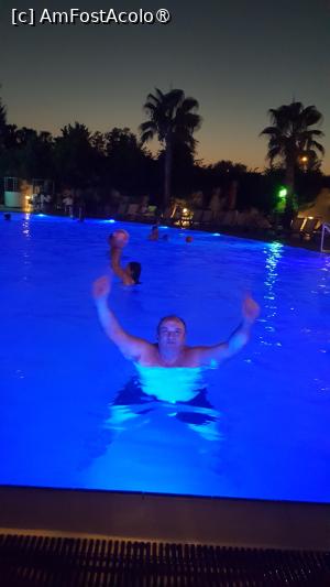 [P25] seara in piscina » foto by resita2009
 - 
<span class="allrVoted glyphicon glyphicon-heart hidden" id="av1495472"></span>
<a class="m-l-10 hidden" id="sv1495472" onclick="voting_Foto_DelVot(,1495472,29096)" role="button">șterge vot <span class="glyphicon glyphicon-remove"></span></a>
<a id="v91495472" class=" c-red"  onclick="voting_Foto_SetVot(1495472)" role="button"><span class="glyphicon glyphicon-heart-empty"></span> <b>LIKE</b> = Votează poza</a> <img class="hidden"  id="f1495472W9" src="/imagini/loader.gif" border="0" /><span class="AjErrMes hidden" id="e1495472ErM"></span>