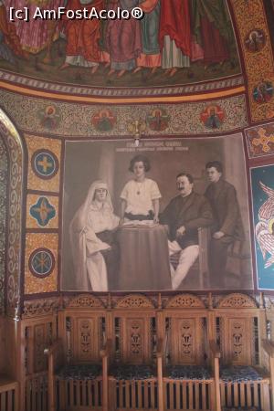 [P12] Corbeni, Mănăstirea Antonești, Biserica Nașterea Sfântului Ioan Botezătorul, Familia Erbașu cea care a donat terenul » foto by mprofeanu
 - 
<span class="allrVoted glyphicon glyphicon-heart hidden" id="av1127461"></span>
<a class="m-l-10 hidden" id="sv1127461" onclick="voting_Foto_DelVot(,1127461,29123)" role="button">șterge vot <span class="glyphicon glyphicon-remove"></span></a>
<a id="v91127461" class=" c-red"  onclick="voting_Foto_SetVot(1127461)" role="button"><span class="glyphicon glyphicon-heart-empty"></span> <b>LIKE</b> = Votează poza</a> <img class="hidden"  id="f1127461W9" src="/imagini/loader.gif" border="0" /><span class="AjErrMes hidden" id="e1127461ErM"></span>