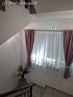 [P19] pe hol în hotel » foto by zlatna
 - 
<span class="allrVoted glyphicon glyphicon-heart hidden" id="av1498726"></span>
<a class="m-l-10 hidden" id="sv1498726" onclick="voting_Foto_DelVot(,1498726,29126)" role="button">șterge vot <span class="glyphicon glyphicon-remove"></span></a>
<a id="v91498726" class=" c-red"  onclick="voting_Foto_SetVot(1498726)" role="button"><span class="glyphicon glyphicon-heart-empty"></span> <b>LIKE</b> = Votează poza</a> <img class="hidden"  id="f1498726W9" src="/imagini/loader.gif" border="0" /><span class="AjErrMes hidden" id="e1498726ErM"></span>