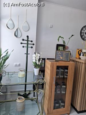 [P21] La recepția hotelului » foto by zlatna
 - 
<span class="allrVoted glyphicon glyphicon-heart hidden" id="av1498728"></span>
<a class="m-l-10 hidden" id="sv1498728" onclick="voting_Foto_DelVot(,1498728,29126)" role="button">șterge vot <span class="glyphicon glyphicon-remove"></span></a>
<a id="v91498728" class=" c-red"  onclick="voting_Foto_SetVot(1498728)" role="button"><span class="glyphicon glyphicon-heart-empty"></span> <b>LIKE</b> = Votează poza</a> <img class="hidden"  id="f1498728W9" src="/imagini/loader.gif" border="0" /><span class="AjErrMes hidden" id="e1498728ErM"></span>