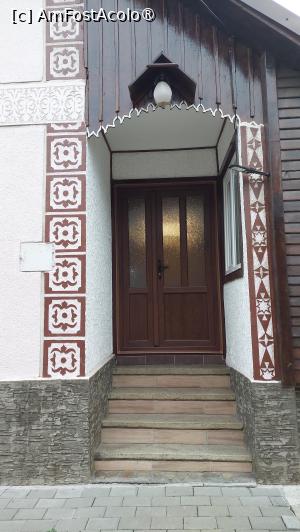 [P02] Intrarea in casa » foto by oanaboteanu
 - 
<span class="allrVoted glyphicon glyphicon-heart hidden" id="av1500926"></span>
<a class="m-l-10 hidden" id="sv1500926" onclick="voting_Foto_DelVot(,1500926,29141)" role="button">șterge vot <span class="glyphicon glyphicon-remove"></span></a>
<a id="v91500926" class=" c-red"  onclick="voting_Foto_SetVot(1500926)" role="button"><span class="glyphicon glyphicon-heart-empty"></span> <b>LIKE</b> = Votează poza</a> <img class="hidden"  id="f1500926W9" src="/imagini/loader.gif" border="0" /><span class="AjErrMes hidden" id="e1500926ErM"></span>