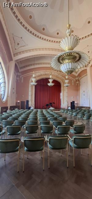 [P13] Constanta - Cazinoul, fosta sala de bal, azi sala de spectacole. » foto by iulianic
 - 
<span class="allrVoted glyphicon glyphicon-heart hidden" id="av1547703"></span>
<a class="m-l-10 hidden" id="sv1547703" onclick="voting_Foto_DelVot(,1547703,29149)" role="button">șterge vot <span class="glyphicon glyphicon-remove"></span></a>
<a id="v91547703" class=" c-red"  onclick="voting_Foto_SetVot(1547703)" role="button"><span class="glyphicon glyphicon-heart-empty"></span> <b>LIKE</b> = Votează poza</a> <img class="hidden"  id="f1547703W9" src="/imagini/loader.gif" border="0" /><span class="AjErrMes hidden" id="e1547703ErM"></span>