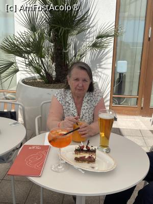 [P27] Cazinoul din Constanța. Bunica la City Grill Cazino. » foto by Floria
 - 
<span class="allrVoted glyphicon glyphicon-heart hidden" id="av1533093"></span>
<a class="m-l-10 hidden" id="sv1533093" onclick="voting_Foto_DelVot(,1533093,29149)" role="button">șterge vot <span class="glyphicon glyphicon-remove"></span></a>
<a id="v91533093" class=" c-red"  onclick="voting_Foto_SetVot(1533093)" role="button"><span class="glyphicon glyphicon-heart-empty"></span> <b>LIKE</b> = Votează poza</a> <img class="hidden"  id="f1533093W9" src="/imagini/loader.gif" border="0" /><span class="AjErrMes hidden" id="e1533093ErM"></span>