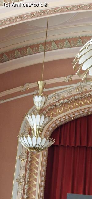 [P25] 25. Una din cele șase „flori” mai mici, ce iluminează sala. » foto by doinafil
 - 
<span class="allrVoted glyphicon glyphicon-heart hidden" id="av1524107"></span>
<a class="m-l-10 hidden" id="sv1524107" onclick="voting_Foto_DelVot(,1524107,29149)" role="button">șterge vot <span class="glyphicon glyphicon-remove"></span></a>
<a id="v91524107" class=" c-red"  onclick="voting_Foto_SetVot(1524107)" role="button"><span class="glyphicon glyphicon-heart-empty"></span> <b>LIKE</b> = Votează poza</a> <img class="hidden"  id="f1524107W9" src="/imagini/loader.gif" border="0" /><span class="AjErrMes hidden" id="e1524107ErM"></span>