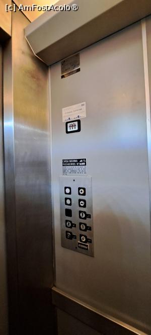 [P44] Imperatriz Aparthotel, în ascensor » foto by irinad
 - 
<span class="allrVoted glyphicon glyphicon-heart hidden" id="av1502296"></span>
<a class="m-l-10 hidden" id="sv1502296" onclick="voting_Foto_DelVot(,1502296,29150)" role="button">șterge vot <span class="glyphicon glyphicon-remove"></span></a>
<a id="v91502296" class=" c-red"  onclick="voting_Foto_SetVot(1502296)" role="button"><span class="glyphicon glyphicon-heart-empty"></span> <b>LIKE</b> = Votează poza</a> <img class="hidden"  id="f1502296W9" src="/imagini/loader.gif" border="0" /><span class="AjErrMes hidden" id="e1502296ErM"></span>