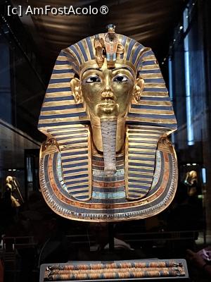 [P13] GEM, Galeriile lui Tutankhamun, Masca funerară de aur a faraonului Tutankhamon, faraon al Dinastiei 18, sec. 13 î. Hr. » foto by mprofeanu
 - 
<span class="allrVoted glyphicon glyphicon-heart hidden" id="av1526957"></span>
<a class="m-l-10 hidden" id="sv1526957" onclick="voting_Foto_DelVot(,1526957,29165)" role="button">șterge vot <span class="glyphicon glyphicon-remove"></span></a>
<a id="v91526957" class=" c-red"  onclick="voting_Foto_SetVot(1526957)" role="button"><span class="glyphicon glyphicon-heart-empty"></span> <b>LIKE</b> = Votează poza</a> <img class="hidden"  id="f1526957W9" src="/imagini/loader.gif" border="0" /><span class="AjErrMes hidden" id="e1526957ErM"></span>