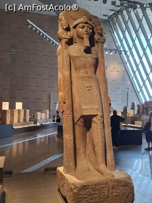 [P66] GEM, Galeria 09, Statuia lui Ramses II înfățișat ca mare preot cu două stindarde cu capete de zei » foto by mprofeanu
 - 
<span class="allrVoted glyphicon glyphicon-heart hidden" id="av1527010"></span>
<a class="m-l-10 hidden" id="sv1527010" onclick="voting_Foto_DelVot(,1527010,29165)" role="button">șterge vot <span class="glyphicon glyphicon-remove"></span></a>
<a id="v91527010" class=" c-red"  onclick="voting_Foto_SetVot(1527010)" role="button"><span class="glyphicon glyphicon-heart-empty"></span> <b>LIKE</b> = Votează poza</a> <img class="hidden"  id="f1527010W9" src="/imagini/loader.gif" border="0" /><span class="AjErrMes hidden" id="e1527010ErM"></span>