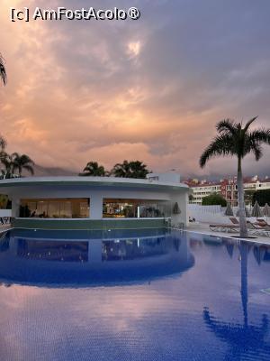 [P14] Barul de la piscină  » foto by Florris
 - 
<span class="allrVoted glyphicon glyphicon-heart hidden" id="av1504932"></span>
<a class="m-l-10 hidden" id="sv1504932" onclick="voting_Foto_DelVot(,1504932,29169)" role="button">șterge vot <span class="glyphicon glyphicon-remove"></span></a>
<a id="v91504932" class=" c-red"  onclick="voting_Foto_SetVot(1504932)" role="button"><span class="glyphicon glyphicon-heart-empty"></span> <b>LIKE</b> = Votează poza</a> <img class="hidden"  id="f1504932W9" src="/imagini/loader.gif" border="0" /><span class="AjErrMes hidden" id="e1504932ErM"></span>